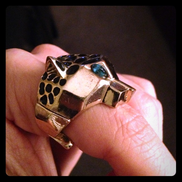Killer tiger ring