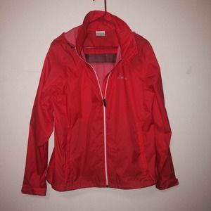NWOT Columbia Rain Jacket with Packable Hood