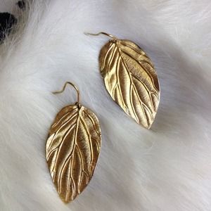 Vintage leaf earrings