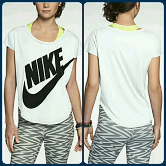 NIKE TOP