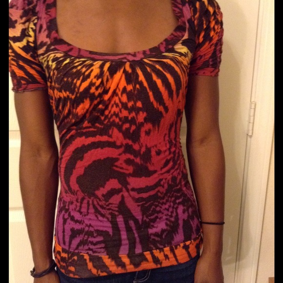 Multi colored tiger strip top