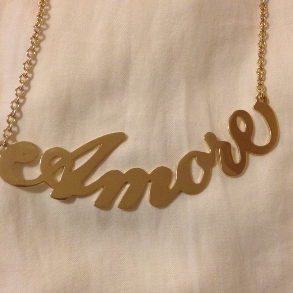 Amore cursive necklace - Picture 3 of 4