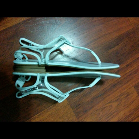 CL by Luandry White thong sandals - Picture 2 of 4