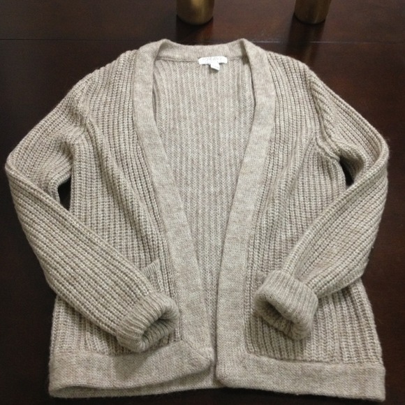 Forever 21 open sweater size Medium