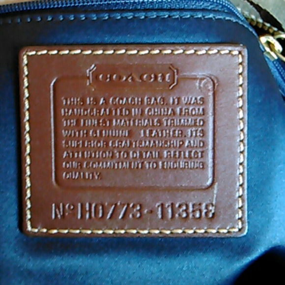 SOLD!!! AUTHENTIC Coach shoulder bag - Picture 4 of 4