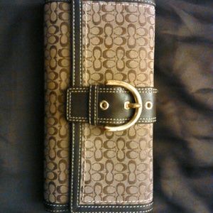 AUTHENTIC Coach wallet