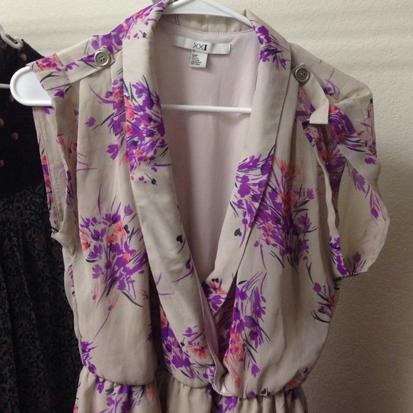 SOLD: Floral Dress - Picture 4 of 4