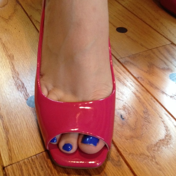 Square toe pump - Picture 2 of 2