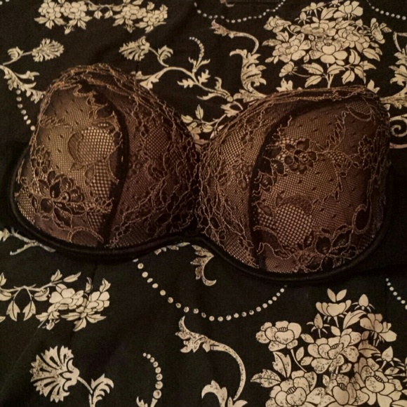 Reserved Cacique bra, passion lace plunge style