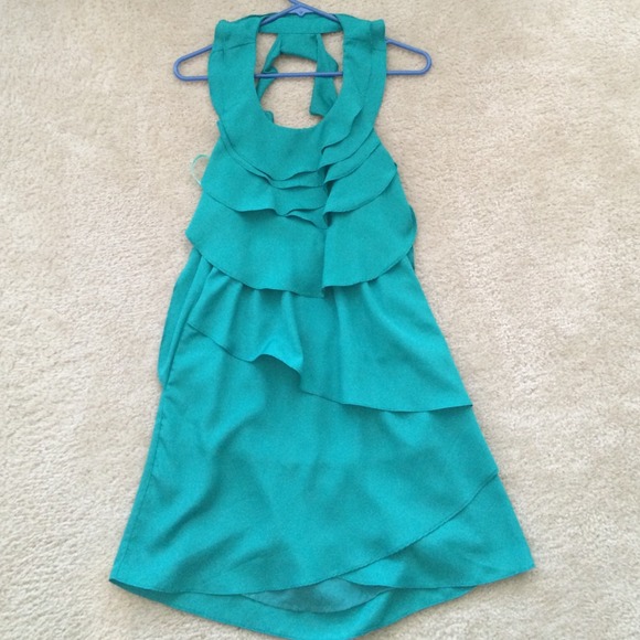 Green cocktail dress and black cocktail dress