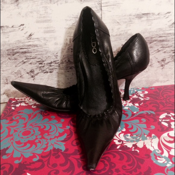 ALDO Distressed Leather Pointed Toe Pumps Size 10