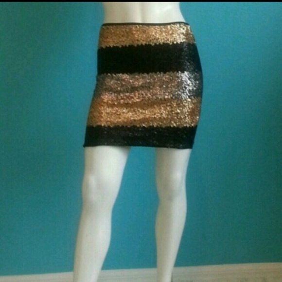 Sexy sequin mini skirt! Available in S-M-Lg