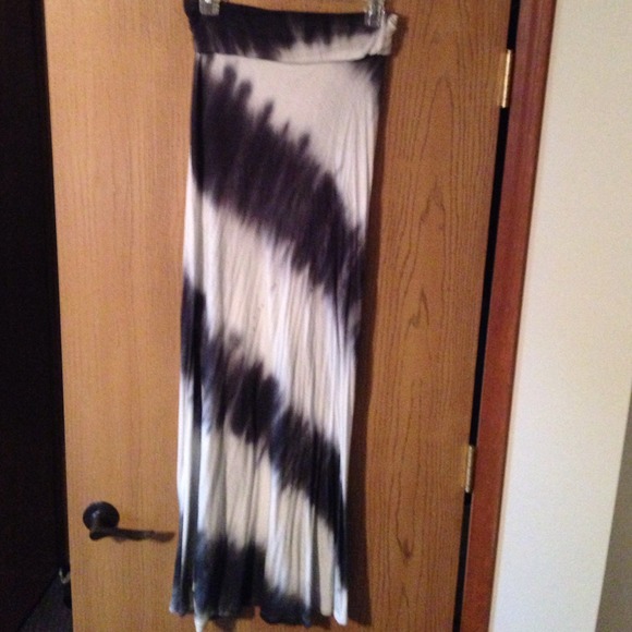 Gorgeous LONG maxi skirt from Bohme.
