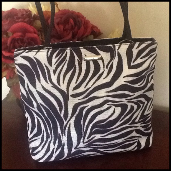 🌺HOST PICK🌺Nine West Zebra Pattern Handbag. - Picture 2 of 4