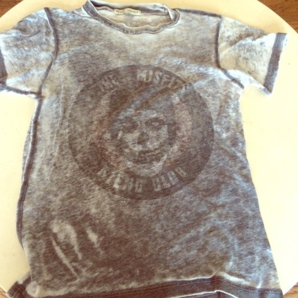 ❤️TRADED❤️Brandy Melville Misfit Band Tee - Picture 1 of 4