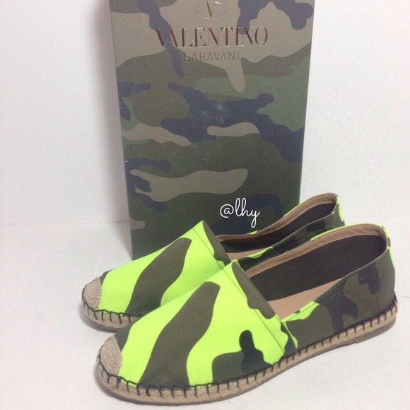❌SOLD❌VALENTINO CAMO ESPADRILLE FLATS W/BOX 39 - Picture 3 of 4