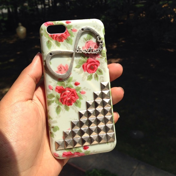 "Directioner" floral iPhone 5c case🌸