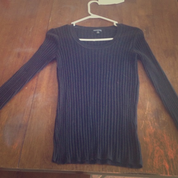 George sweater. Medium (size 8-10)