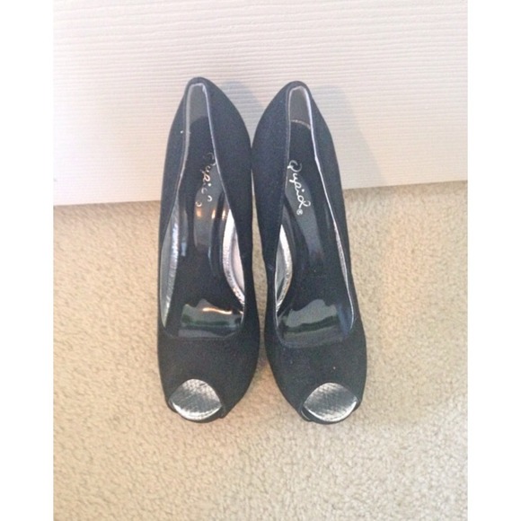 Black heels! 💕