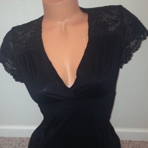 NWT BANANA REPUBLIC BLACK LACE SHOULDER VNECK S