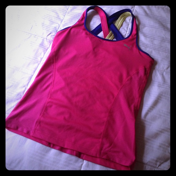 SOLD PINK PUMA YOGA TOP- XS- 2 bra clasps