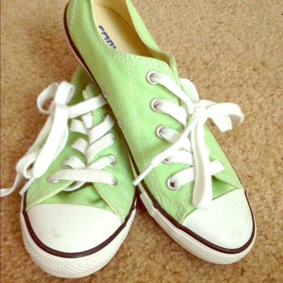Converse size 5