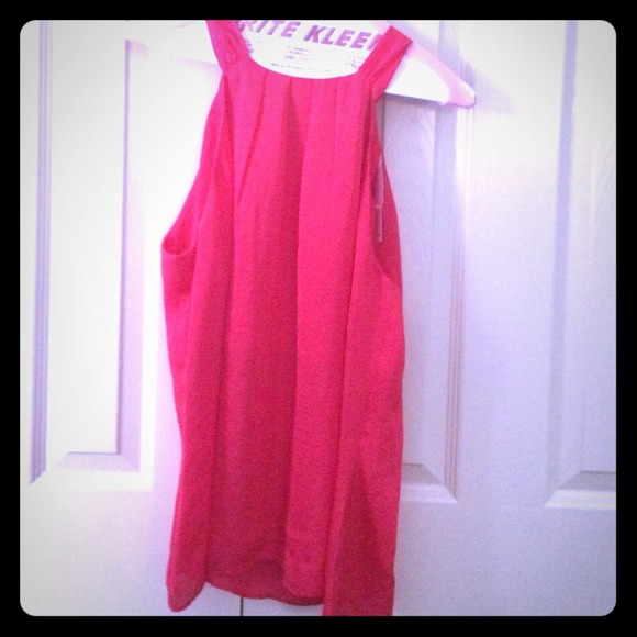 NWT!!!!! Violet & Claire Bright Red Flowy Tank