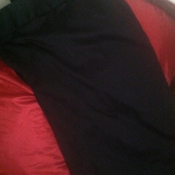 Black "sateen" capri - Picture 2 of 2