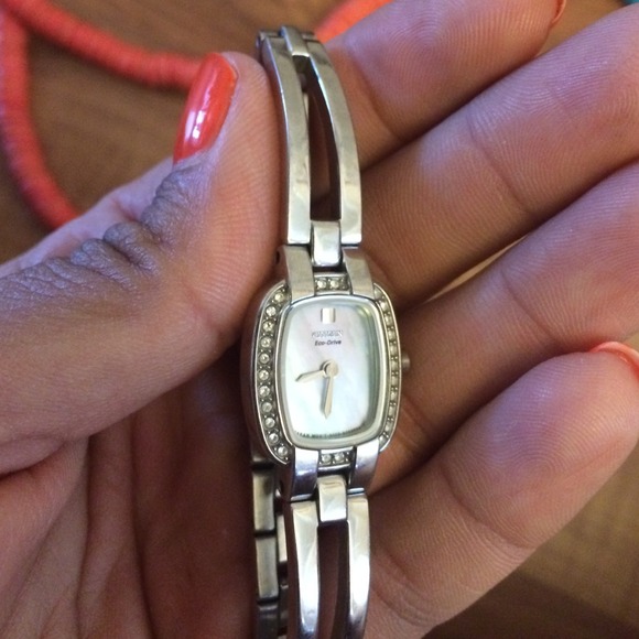 Watch - Picture 3 of 4