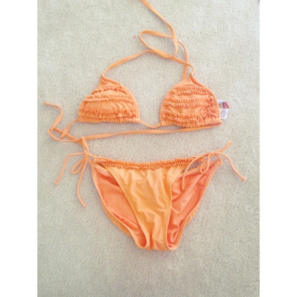 Orange bikini set ! 💕