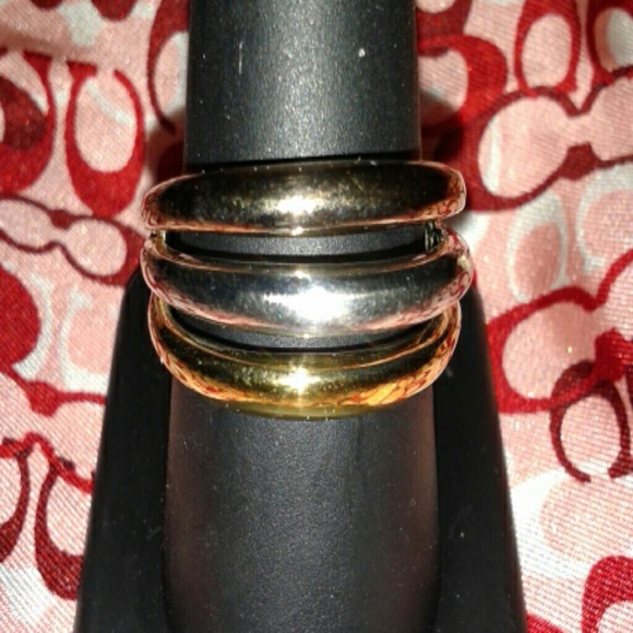 Jewelry - Tri color gold ring