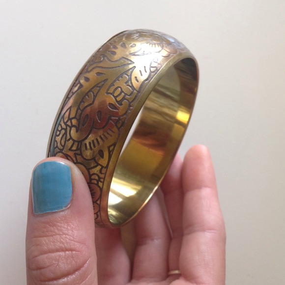 Never worn gold thick bracelet