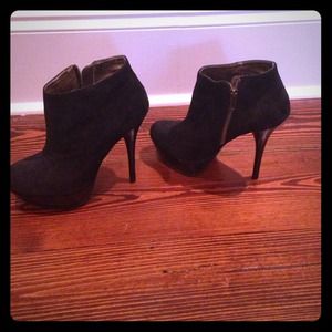 Black suede Steve Madden booties
