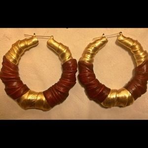 LEATHER EARRINNGS (EXCLUSIVE)