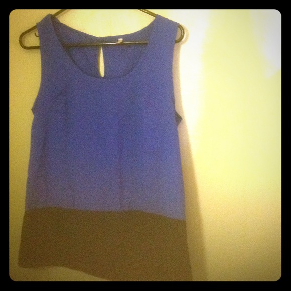 Bjewel black and blue top