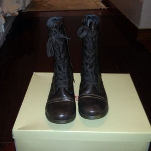 Combat boots