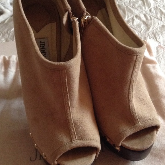 Jimmy Choo suede boot. Size 37 - Picture 4 of 4