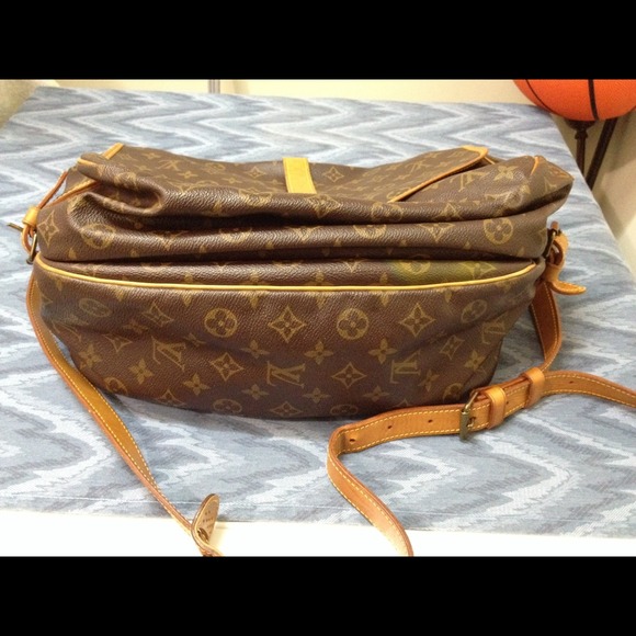 Authentic Louis Vuitton Saumur 35