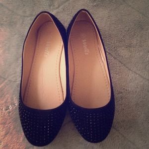 ❌Sold in a Bundle❌Cute Black flats (: