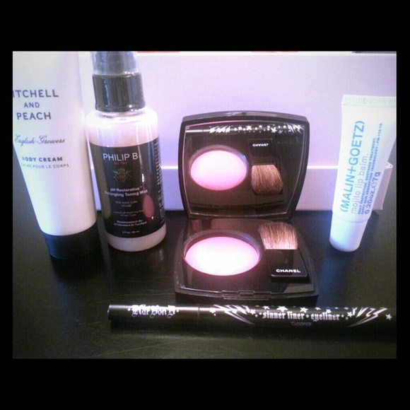 CHANEL Other - Chanel blush, Kat Von D, high end bundle
