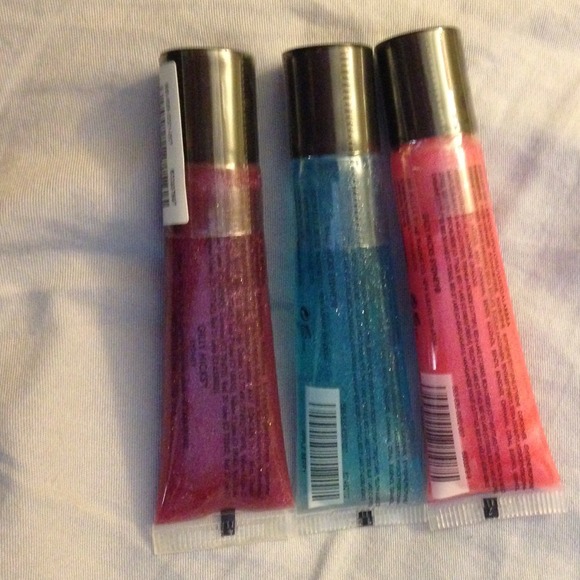 Three brand new gilly hicks lip glosses - Picture 3 of 4