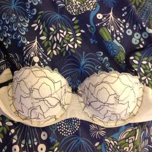 Victoria secret black & white lace push up