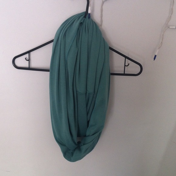 Teal infinity scarf