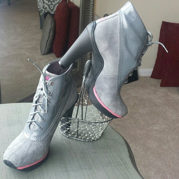 DKNY Rain Boots 8.5 - Picture 2 of 4