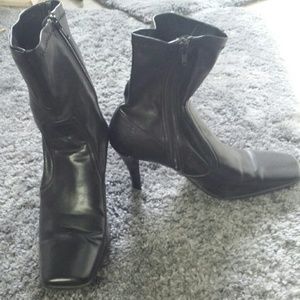 Predictions high heel ankle boot
