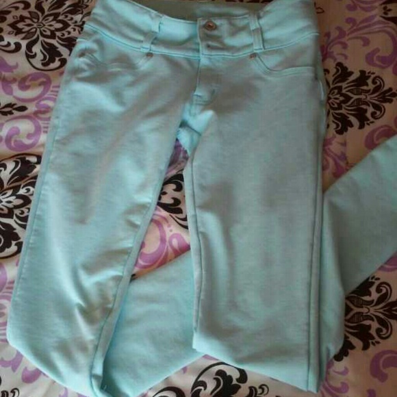 🚫SOLD on Vinted🚫Mint mid rise jeggings