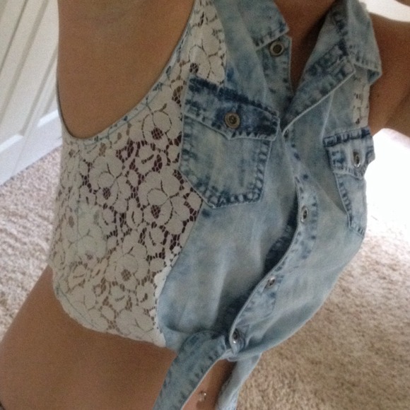 Denim Lace Crop Top - Picture 4 of 4