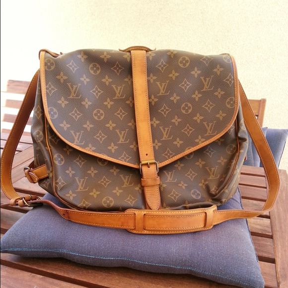 Authentic LV Saumur 35