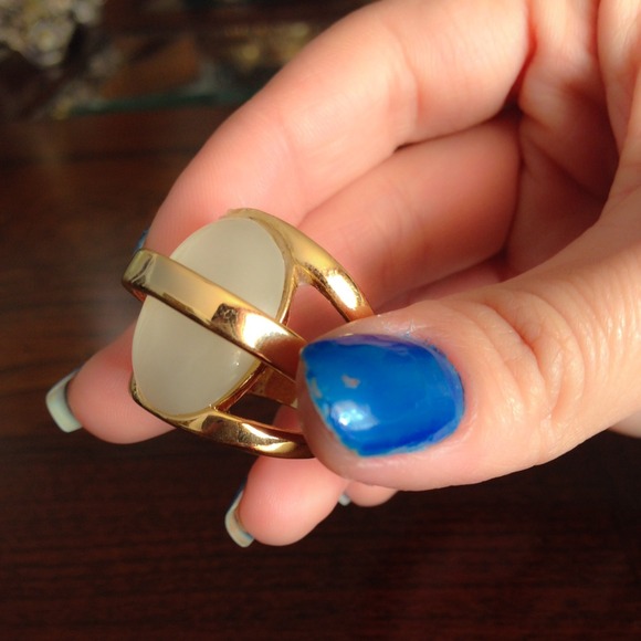 Ring - Picture 2 of 3