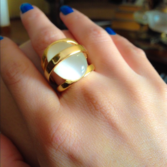 Ring - Picture 3 of 3